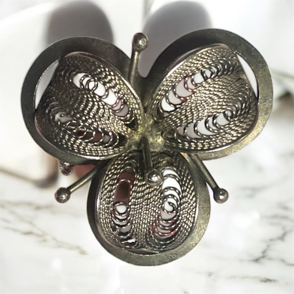 Vintage Silver Filigree Butterfly Brooch – Intricate Wirework, Openwork Wings